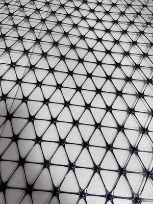 ราคาดี HDPE หรือ PP วัสดุ Geogrid สามแกน สําหรับการเสริมสร้างทางเดิน ออนไลน์