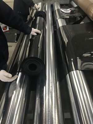 Un buen precio. Geomembrana de HDPE para tratamiento de relaves anti-fugas de 2.5 mm 100 mil para la industria minera en línea