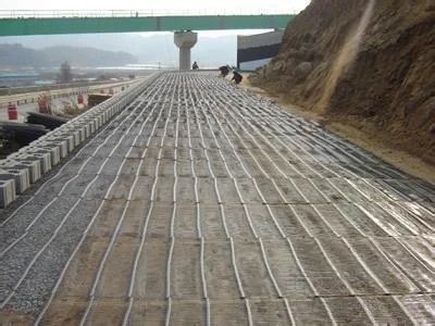 Harga yang bagus Jalan empangan 120KN/M Plastik Geogrid Uniaxial HDPE Grid Slope Stabilisasi penguatan penahan on line